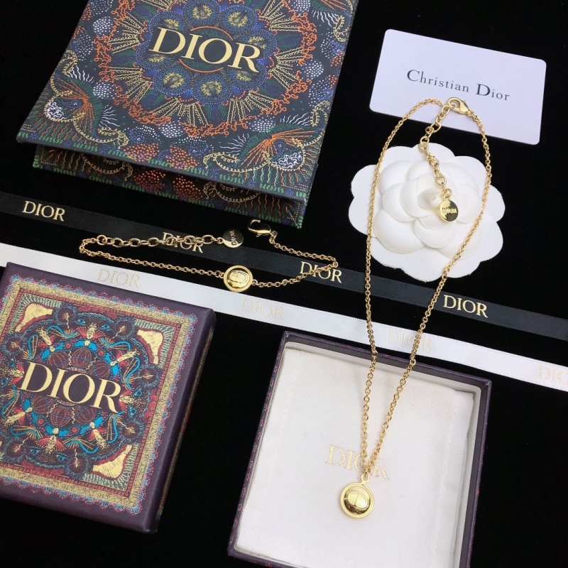 chr1st1an D10r necklaces